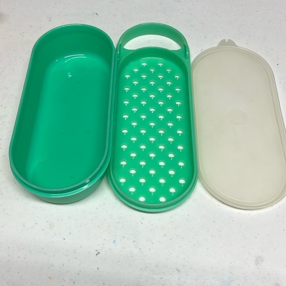 Vintage Tupperware Handy Grater Container Set Green 3 Piece Kitchen Gadget